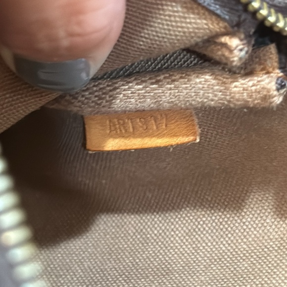 Authentic, LV vintage pochette accessories with an authentic LV chain. - Picture 10 of 17